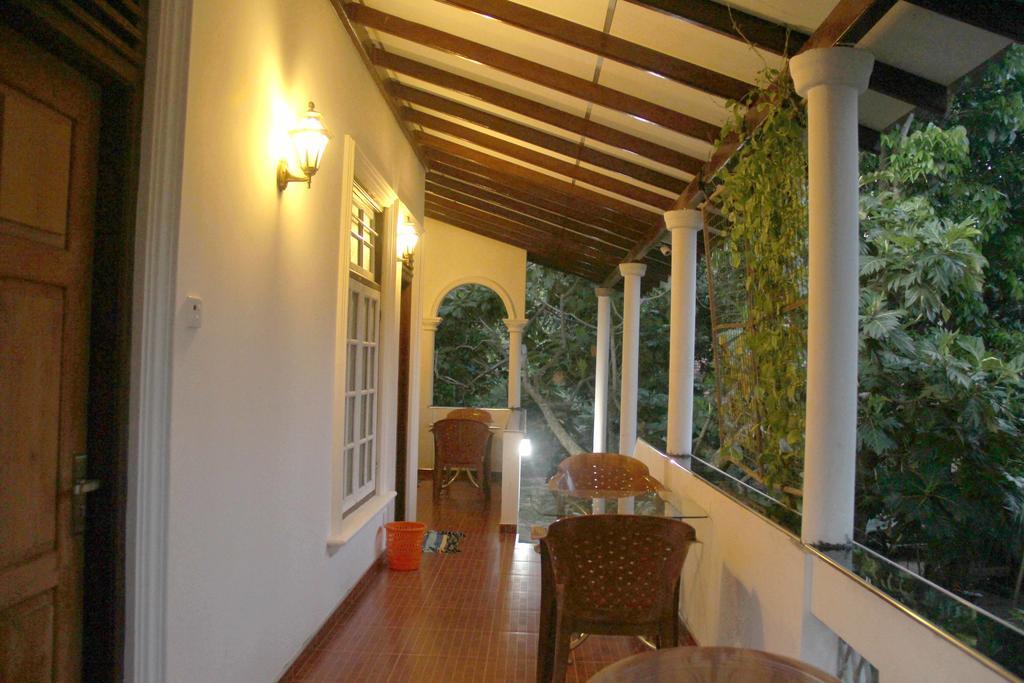 Lionka Guesthouse Mirissa Exterior photo